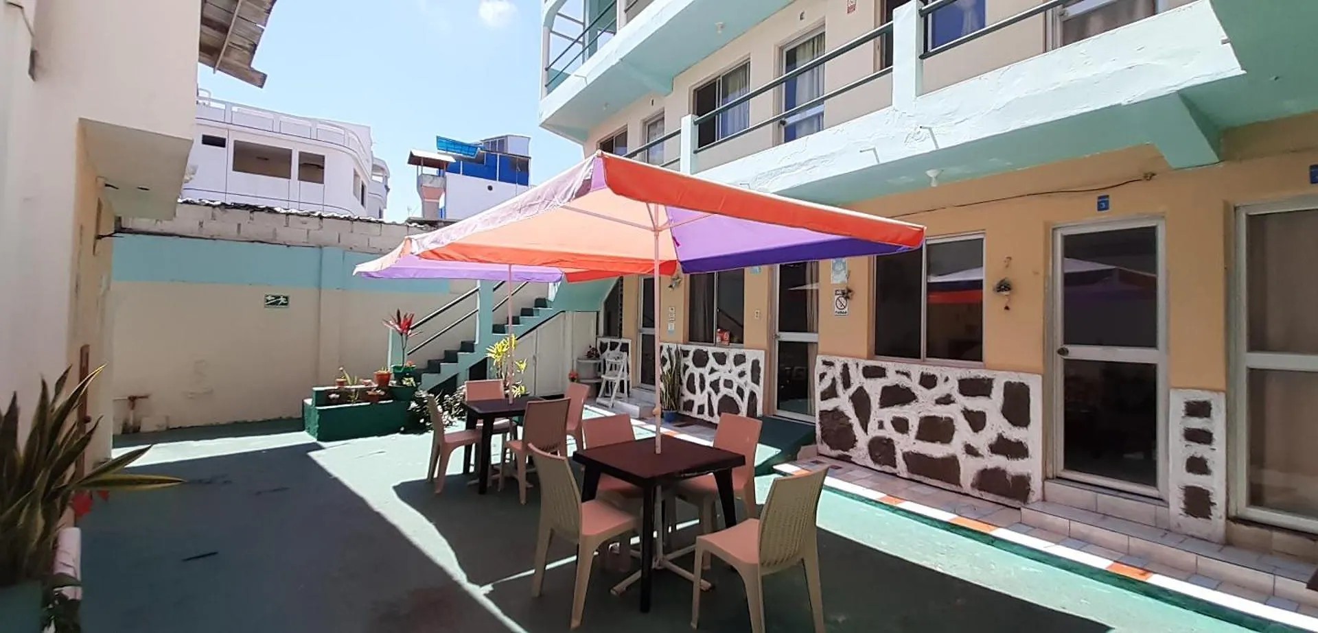 Historico Hostal Elizabeth Puerto Ayora  Gasthuis
