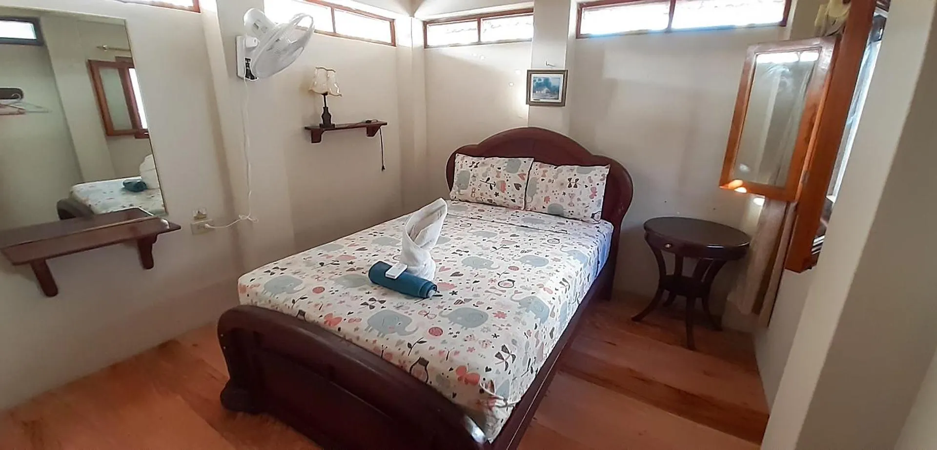 Historico Hostal Elizabeth Puerto Ayora  Guest house
